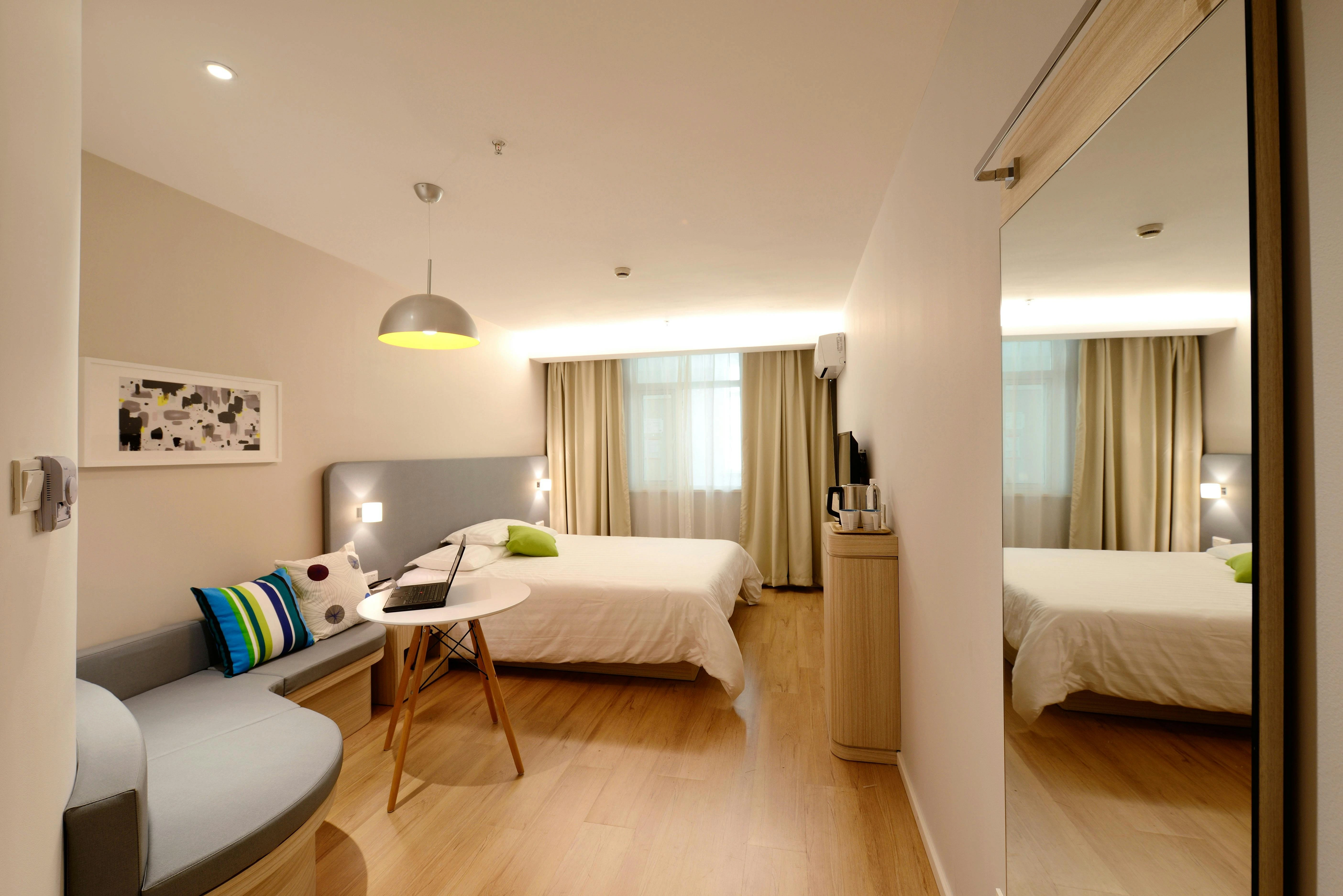Luxury Hotel Room
